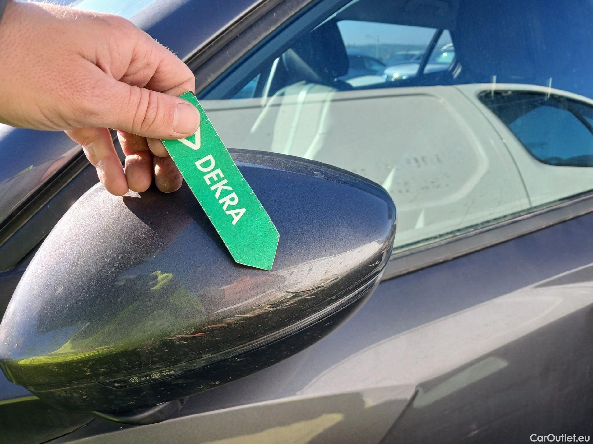  Peugeot  2008 PEUGEOT  / 2019 / 5P / todoterreno Allure Pack Puretech 130 S&S EAT8 (AC2) #12