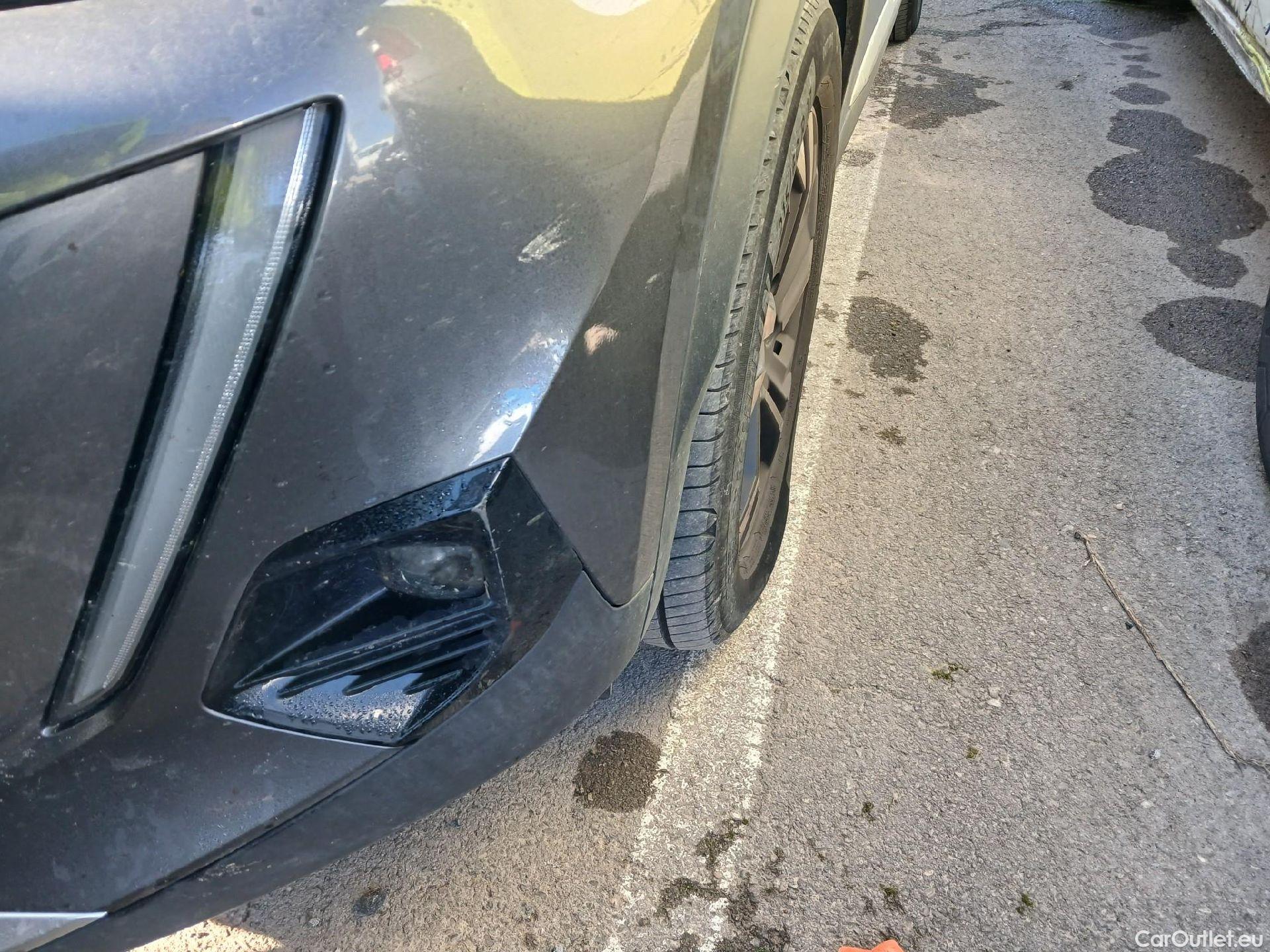  Peugeot  2008 PEUGEOT  / 2019 / 5P / todoterreno Allure Pack Puretech 130 S&S EAT8 (AC2) #7