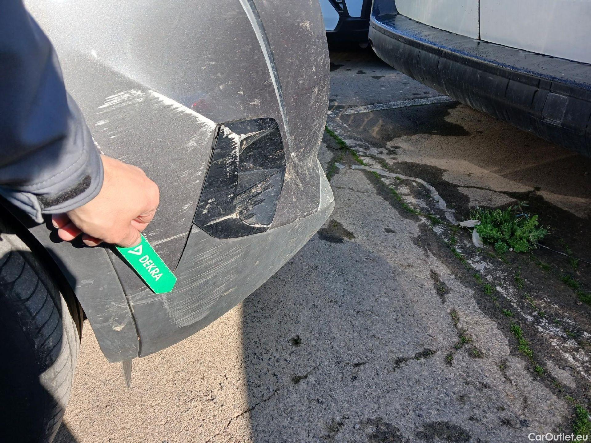  Peugeot  2008 PEUGEOT  / 2019 / 5P / todoterreno Allure Pack Puretech 130 S&S EAT8 (AC2) #3