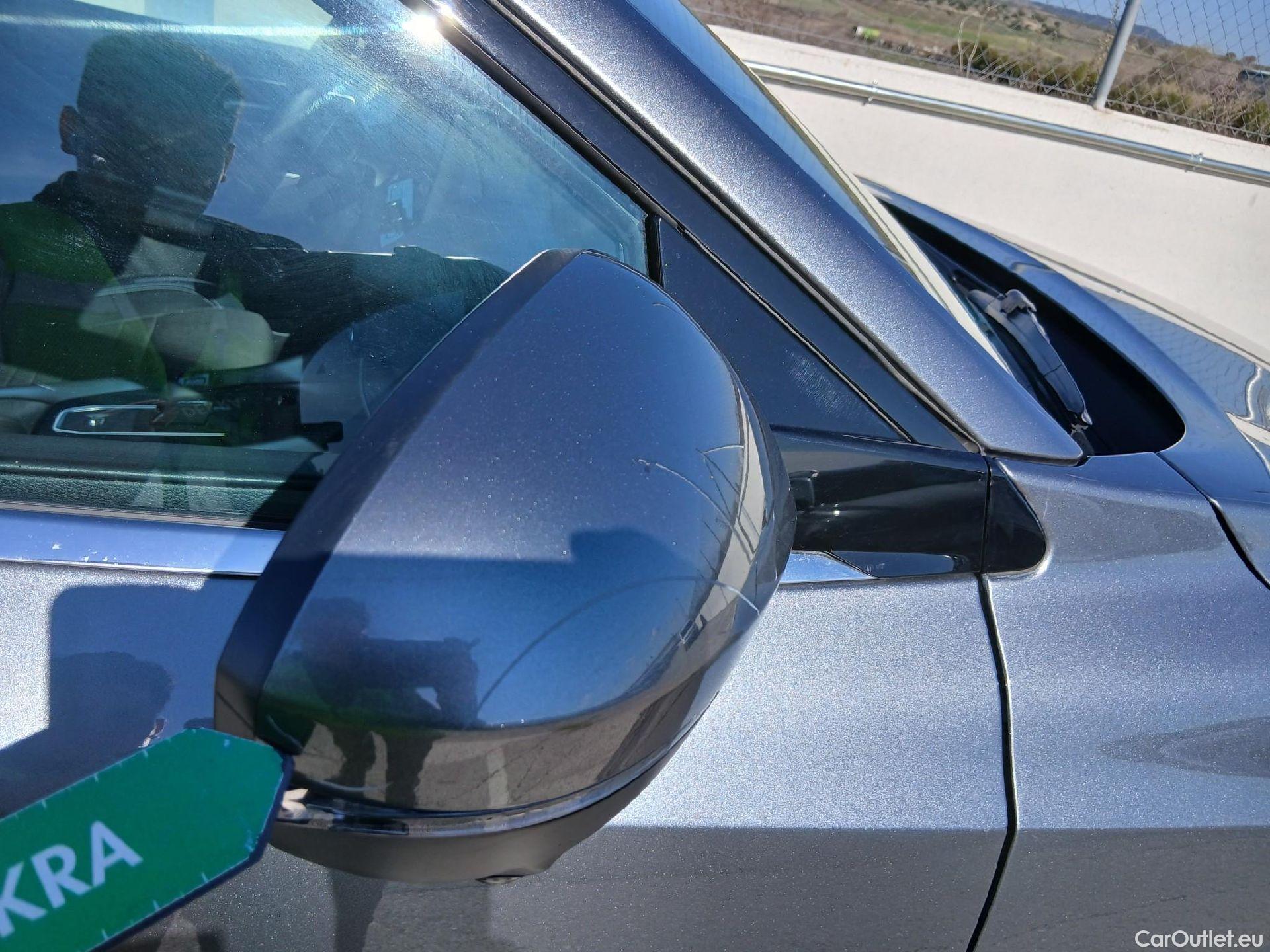  Nissan  Qashqai NISSAN  / 2021 / 5P / todoterreno DIG-T 116kW mHEV Xtronic Tekna #32