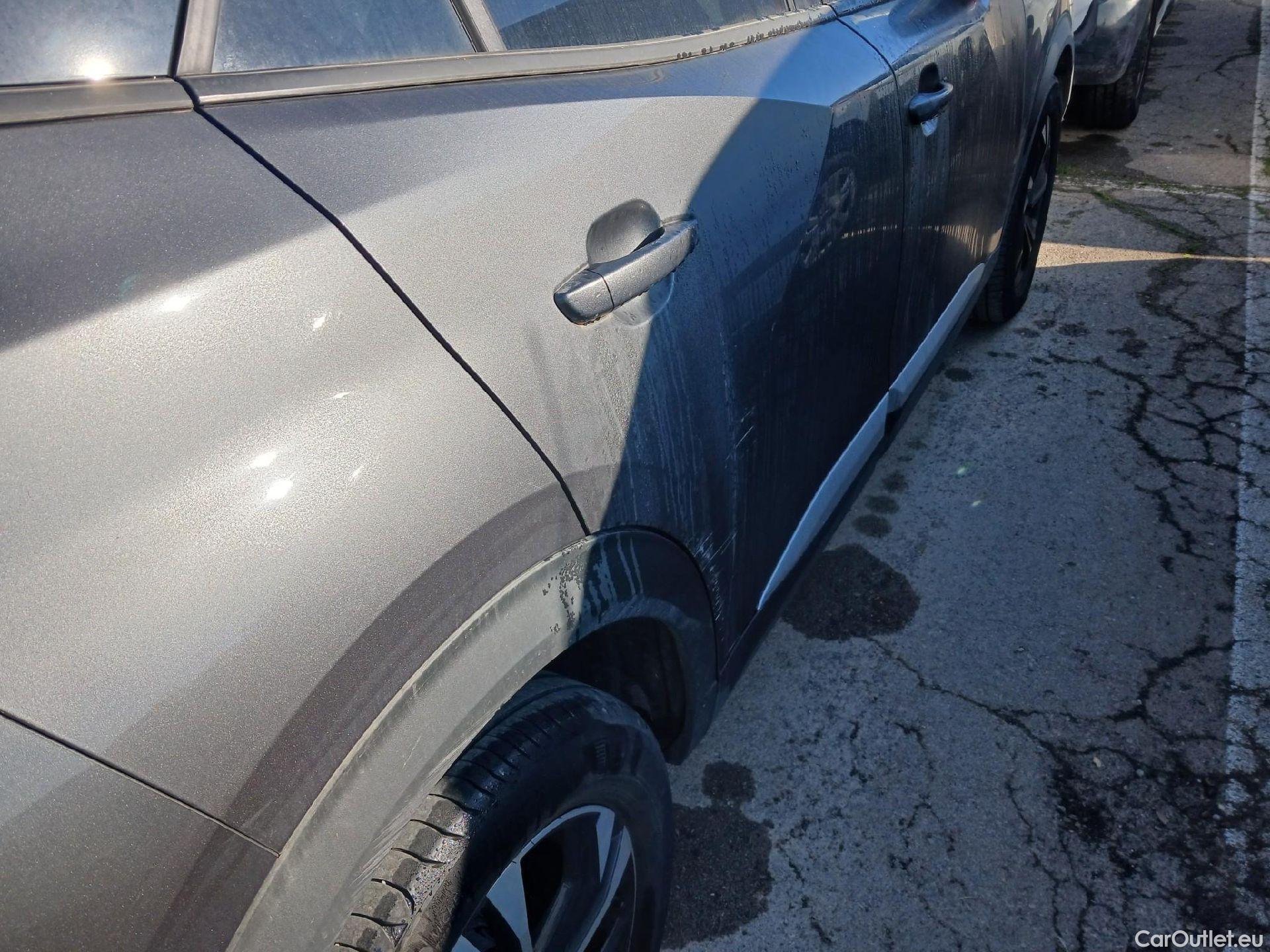  Peugeot  2008 PEUGEOT  / 2019 / 5P / todoterreno Allure Pack Puretech 130 S&S EAT8 (AC2) #31