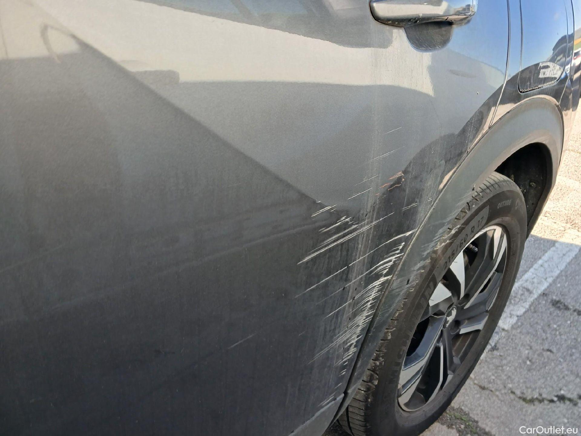  Peugeot  2008 PEUGEOT  / 2019 / 5P / todoterreno Allure Pack Puretech 130 S&S EAT8 (AC2) #19