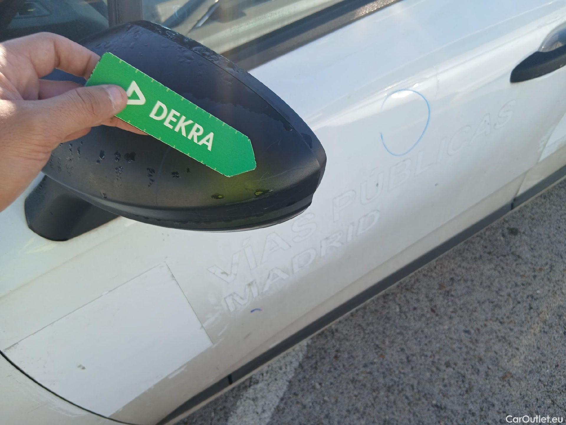  Renault  Clio RENAULT  / 2019 / 5P / berlina con portón Business TCe 74 kW (100CV) GLP #14