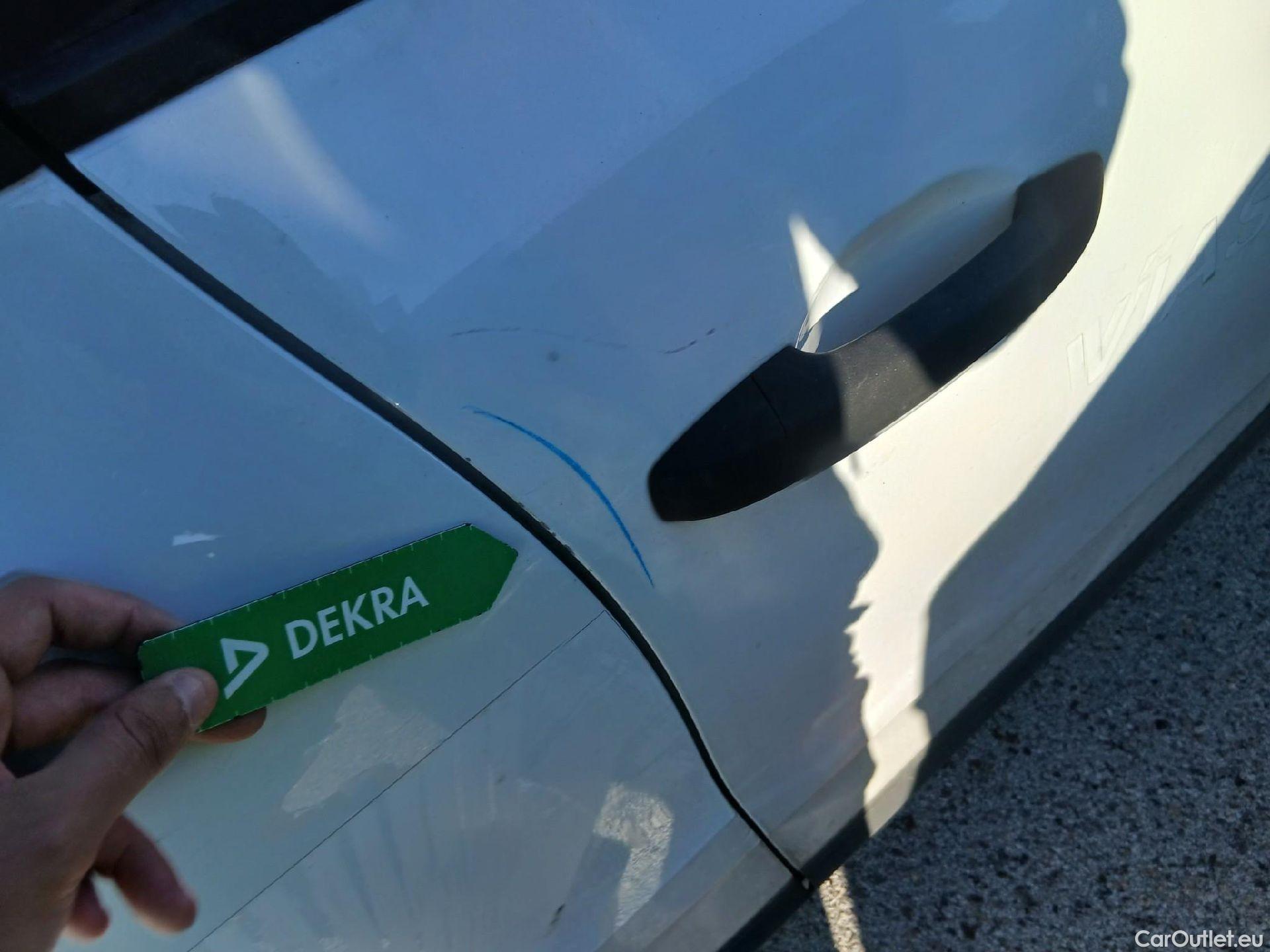  Renault  Clio RENAULT  / 2019 / 5P / berlina con portón Business TCe 74 kW (100CV) GLP #28