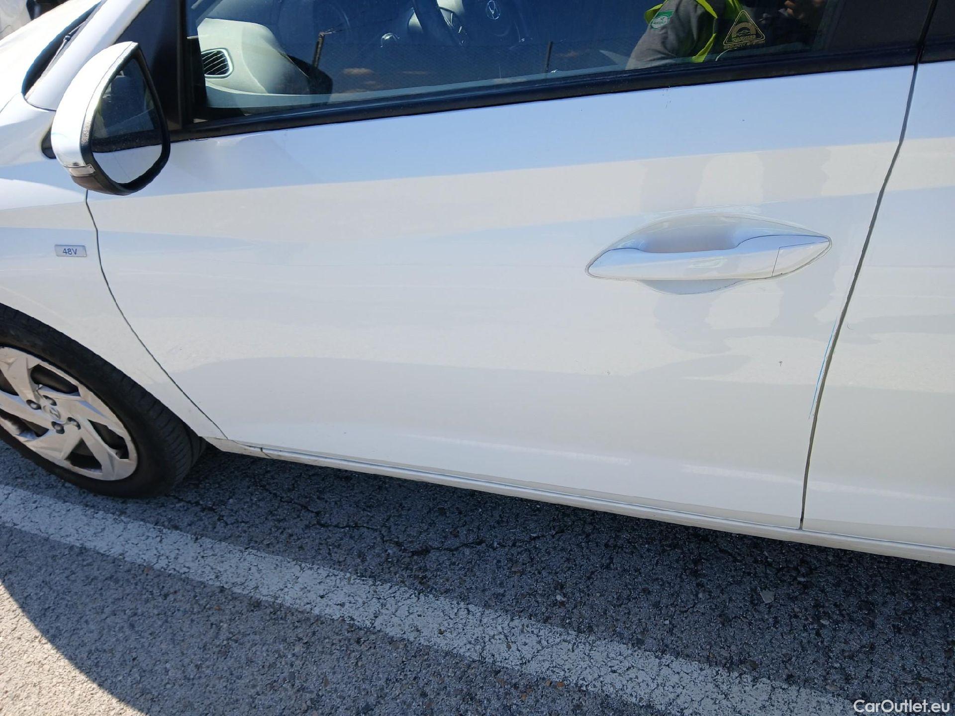  Hyundai  i20 HYUNDAI  / 2020 / 5P / berlina con portón 1.0 TGDI 74kW (100CV) 48V Essence #14