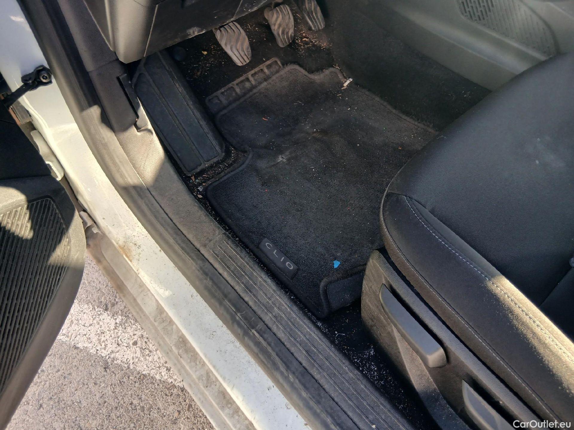  Renault  Clio RENAULT  / 2019 / 5P / berlina con portón Business TCe 74 kW (100CV) GLP #18