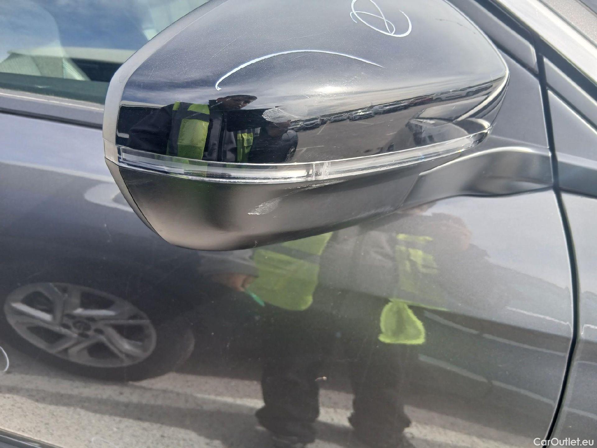  Peugeot  3008 PEUGEOT  Hybrid / 2020 / 5P / todoterreno 225 e-EAT8 Allure (AC2) #48