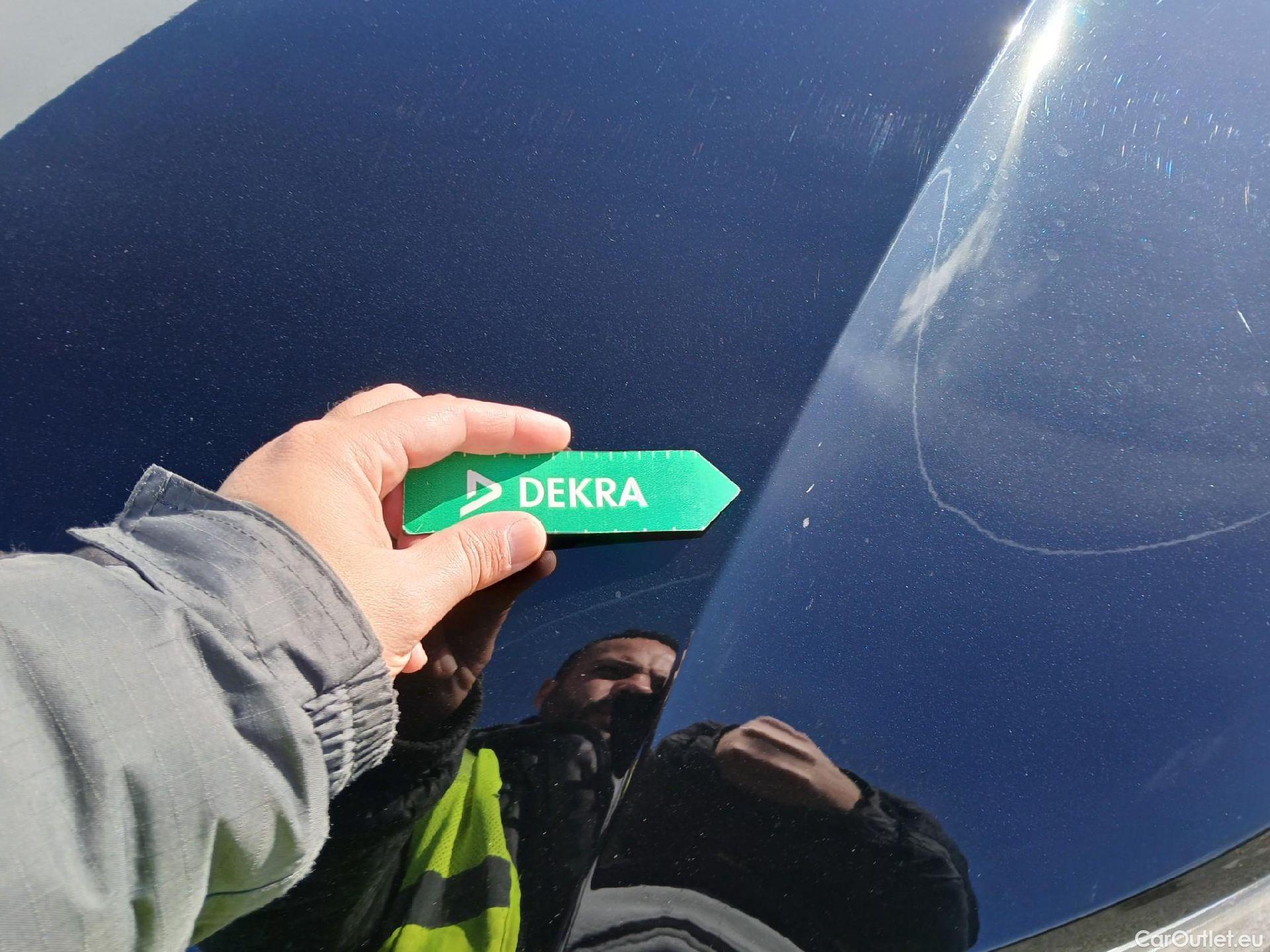  Volvo  XC 40 VOLVO XC40 / 2017 / 5P / todoterreno 1.5 T4 Twin Recharge R-Design Exp Auto #4