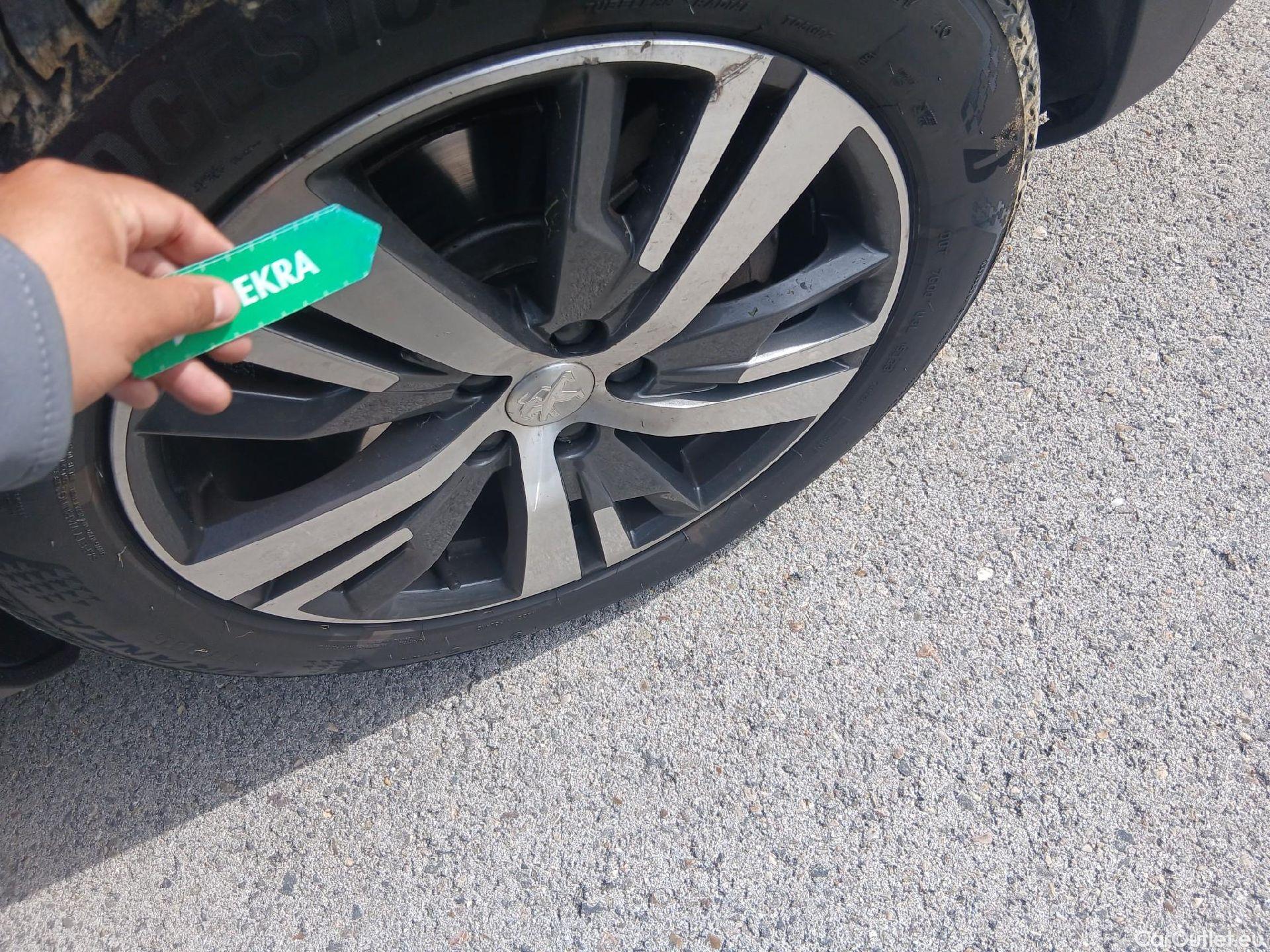  Peugeot  3008 PEUGEOT  Hybrid / 2020 / 5P / todoterreno 225 e-EAT8 Allure (AC2) #52