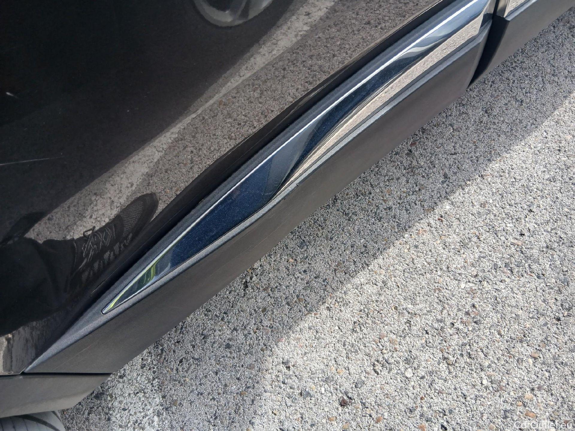  Peugeot  3008 PEUGEOT  Hybrid / 2020 / 5P / todoterreno 225 e-EAT8 Allure (AC2) #43