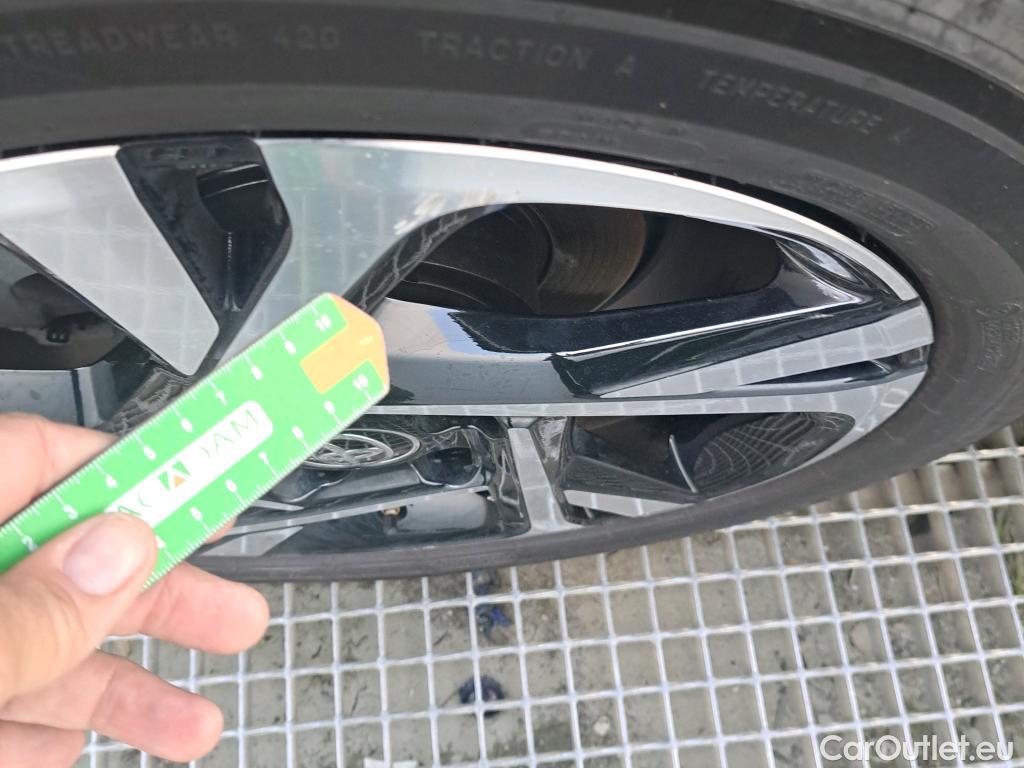  Toyota  C-HR TOYOTA  / 2019 / 5P / todoterreno 2.0 180H Advance #43