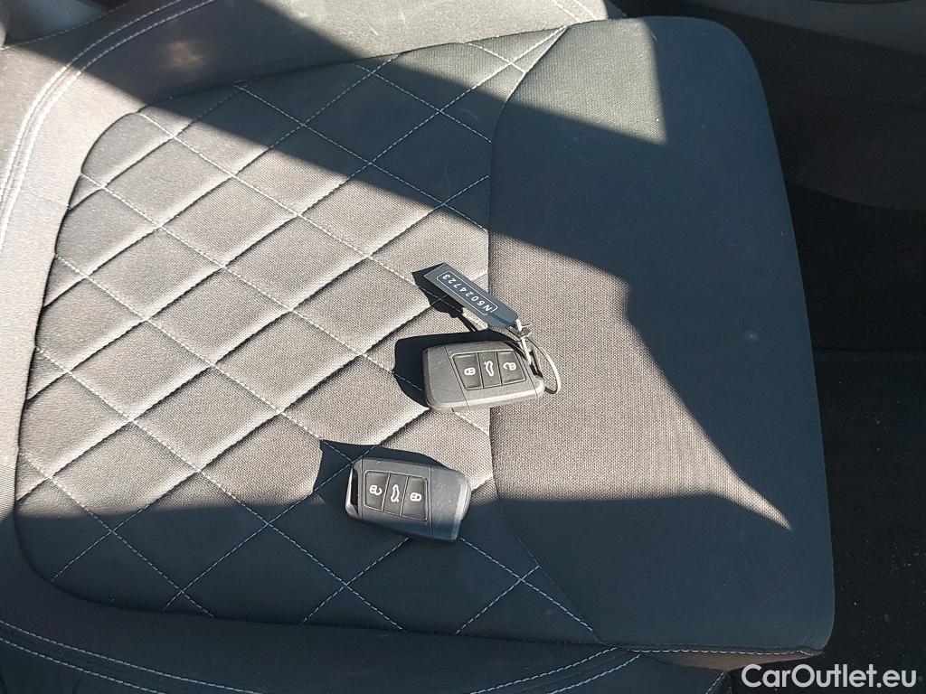  Skoda  Karoq SKODA  / 2017 / 5P / todoterreno 1.5 TSI 110kW (150CV) DSG ACT Sportline #7