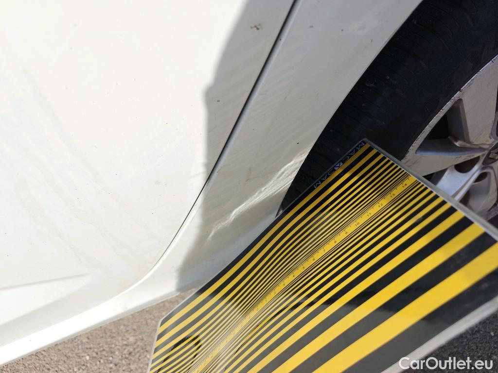  Renault  Megane RENAULT Mégane / 2015 / 5P / berlina con portón Limited Blue dCi 85 kW (115CV) #5