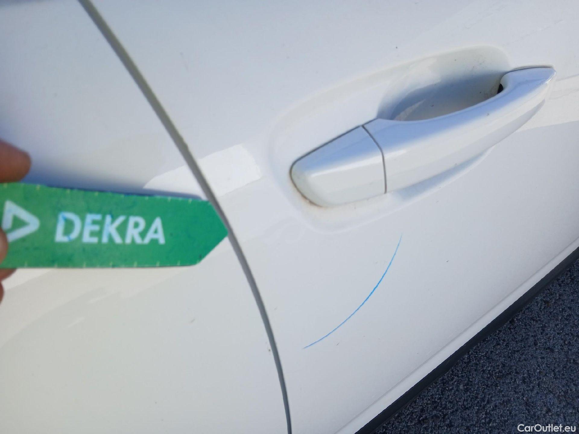  Citroen  C4 Cactus CITROEN  / 2018 / 5P / berlina con portón BlueHDi 73KW (100CV) Feel #25