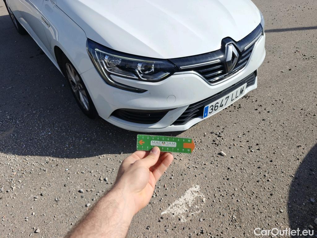  Renault  Megane RENAULT Mégane / 2015 / 5P / berlina con portón Limited Blue dCi 85 kW (115CV) #26