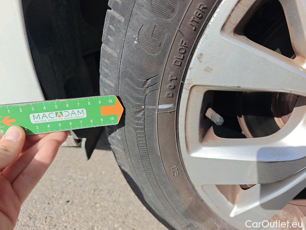  Renault  Megane RENAULT Mégane / 2015 / 5P / berlina con portón Limited Blue dCi 85 kW (115CV) #21