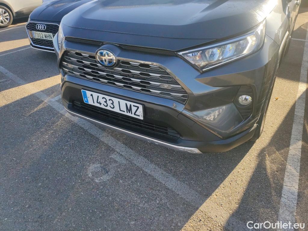  Toyota  RAV4 TOYOTA  / 2018 / 5P / todoterreno 2.5l 220H Advance #19