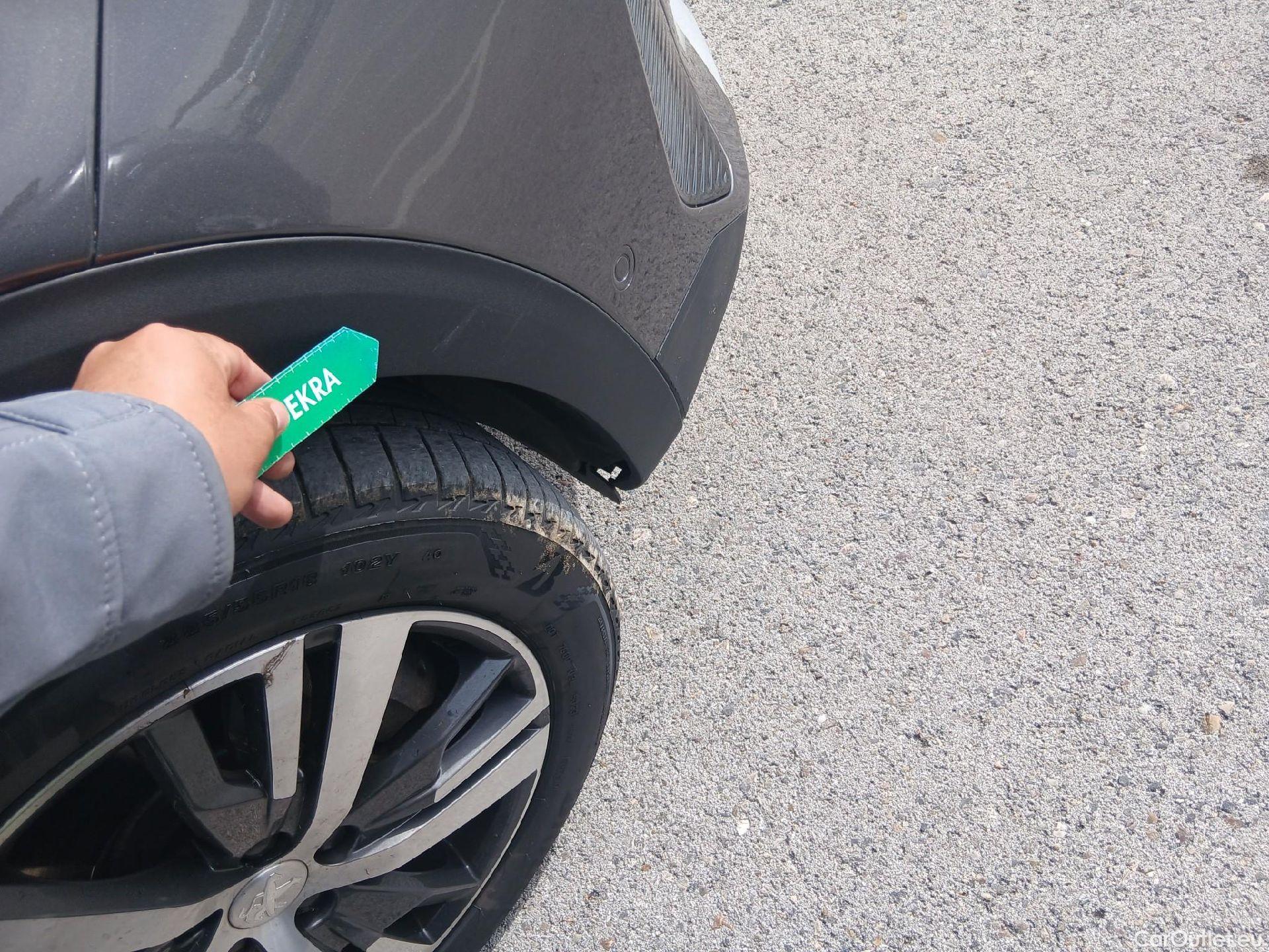  Peugeot  3008 PEUGEOT  Hybrid / 2020 / 5P / todoterreno 225 e-EAT8 Allure (AC2) #51