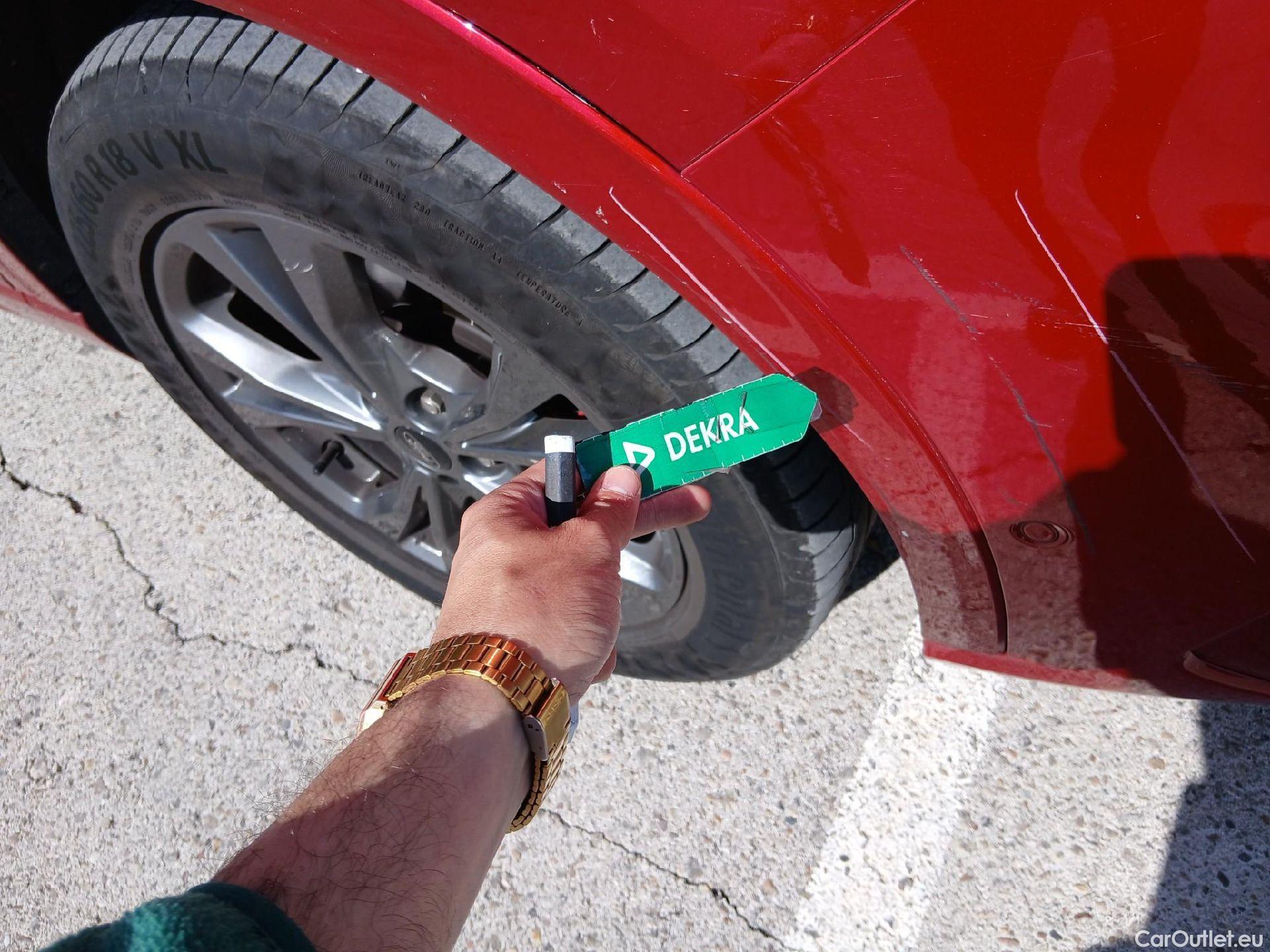  Ford  Kuga FORD  / 2019 / 5P / todoterreno ST-Line X 2.5 Duratec FHEV Auto #4