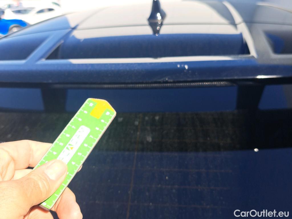  Toyota  C-HR TOYOTA  / 2019 / 5P / todoterreno 2.0 180H Advance #27