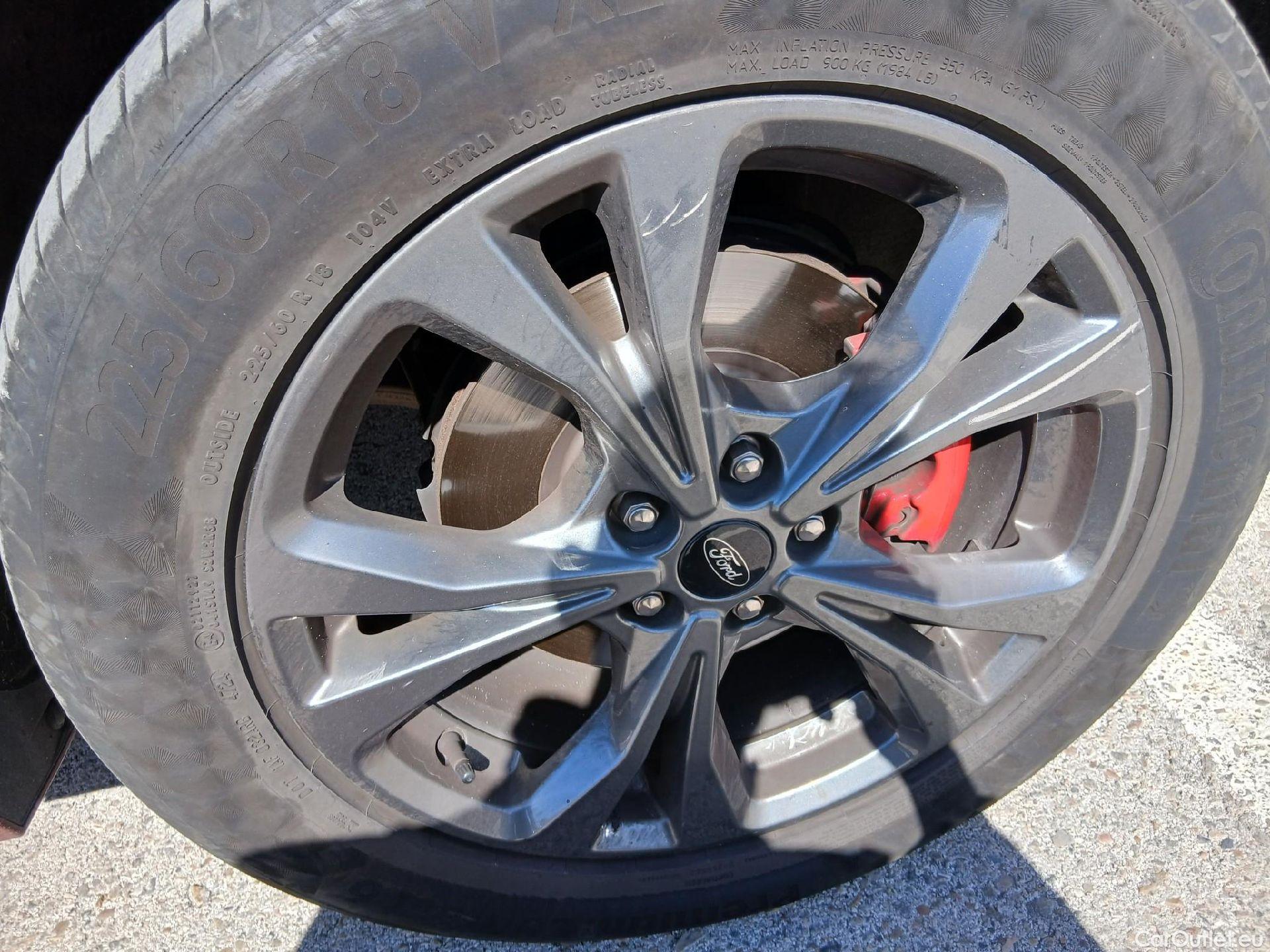  Ford  Kuga FORD  / 2019 / 5P / todoterreno ST-Line X 2.5 Duratec FHEV Auto #56