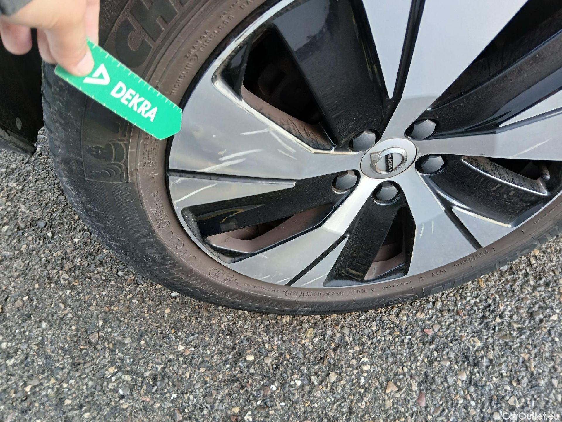  Volvo  XC 40 VOLVO XC40 / 2017 / 5P / todoterreno 1.5 T4 Twin Recharge R-Design Exp Auto #32