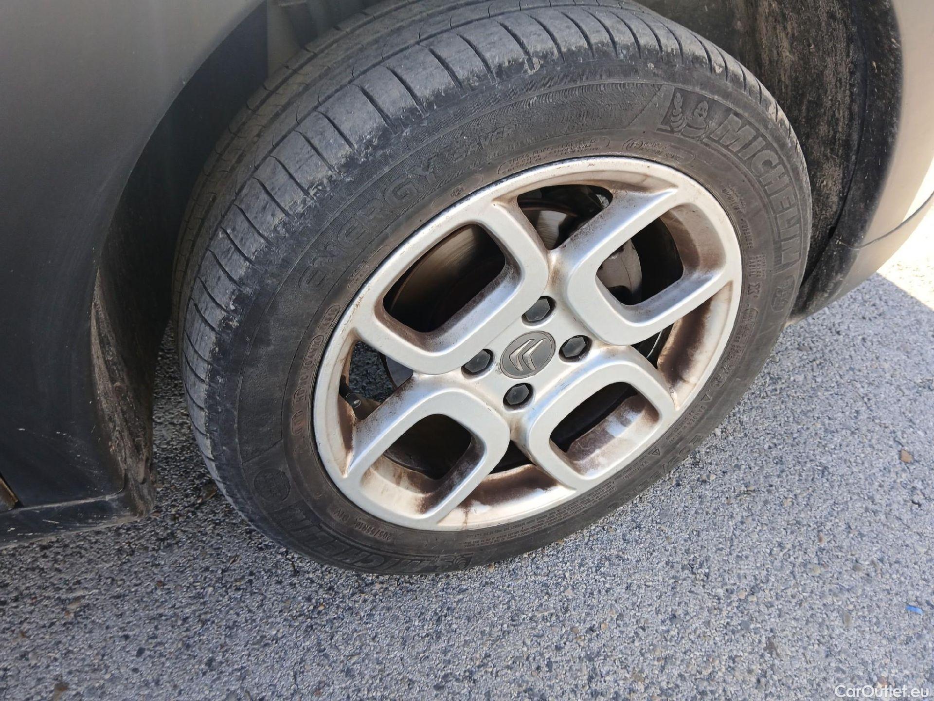  Citroen  C4 Cactus CITROEN  / 2018 / 5P / berlina con portón BlueHDi 73KW (100CV) Feel #28