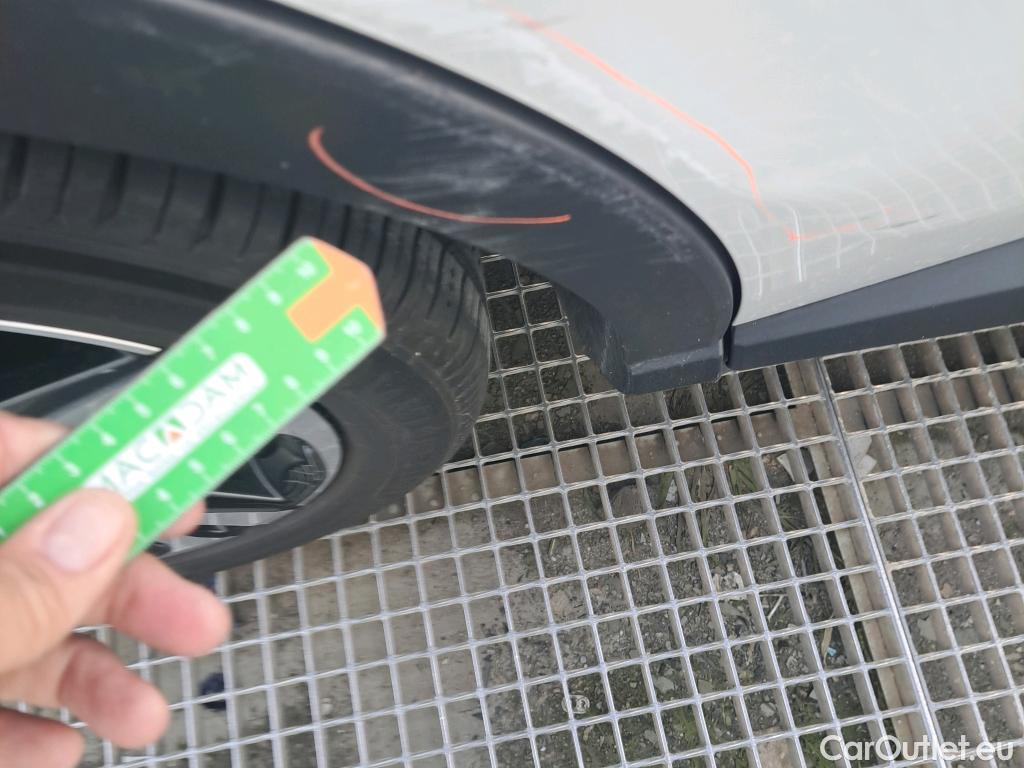  Toyota  C-HR TOYOTA  / 2019 / 5P / todoterreno 2.0 180H Advance #33