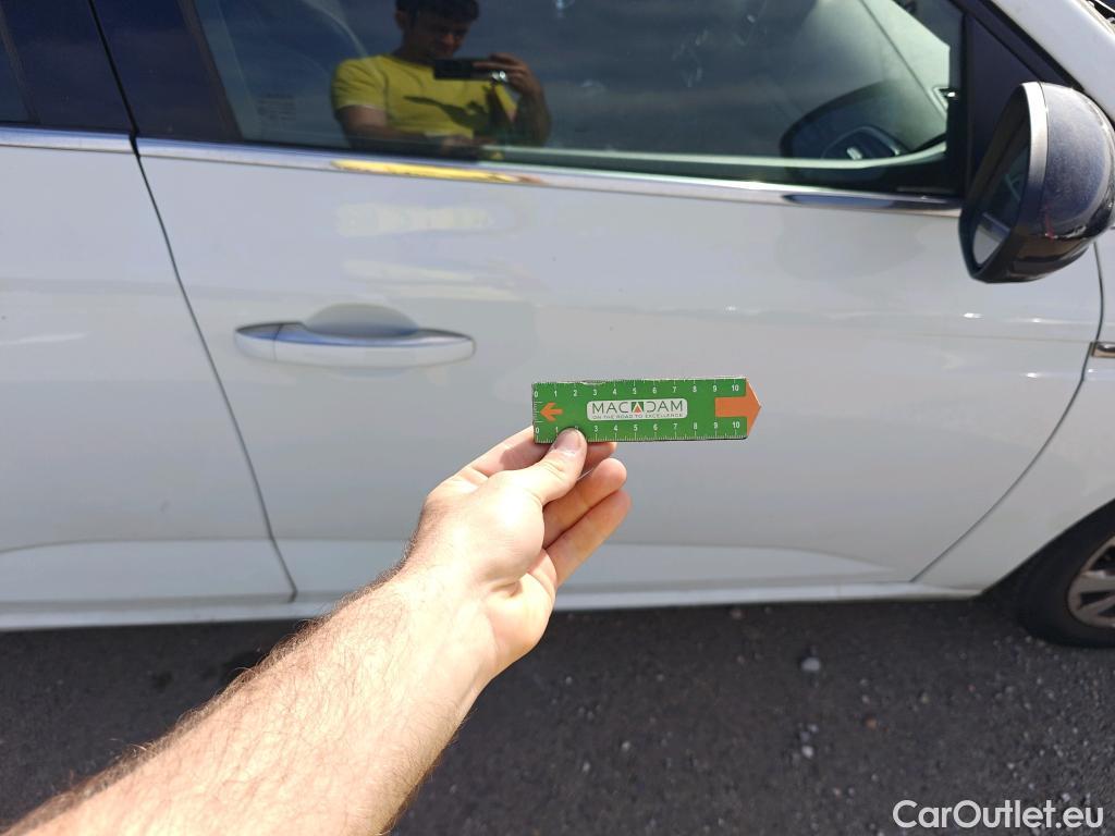  Renault  Megane RENAULT Mégane / 2015 / 5P / berlina con portón Limited Blue dCi 85 kW (115CV) #8