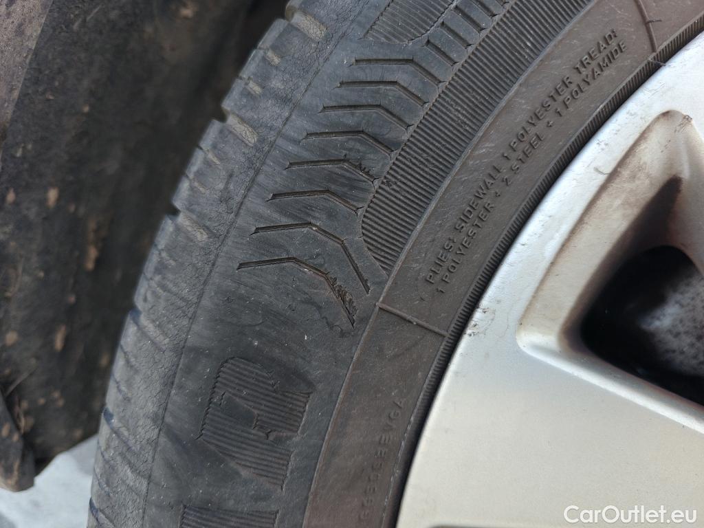  Renault  Megane RENAULT Mégane / 2015 / 5P / berlina con portón Limited Blue dCi 85 kW (115CV) #25