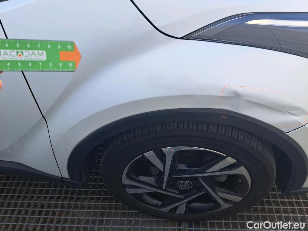  Toyota  C-HR TOYOTA  / 2019 / 5P / todoterreno 2.0 180H Advance #3