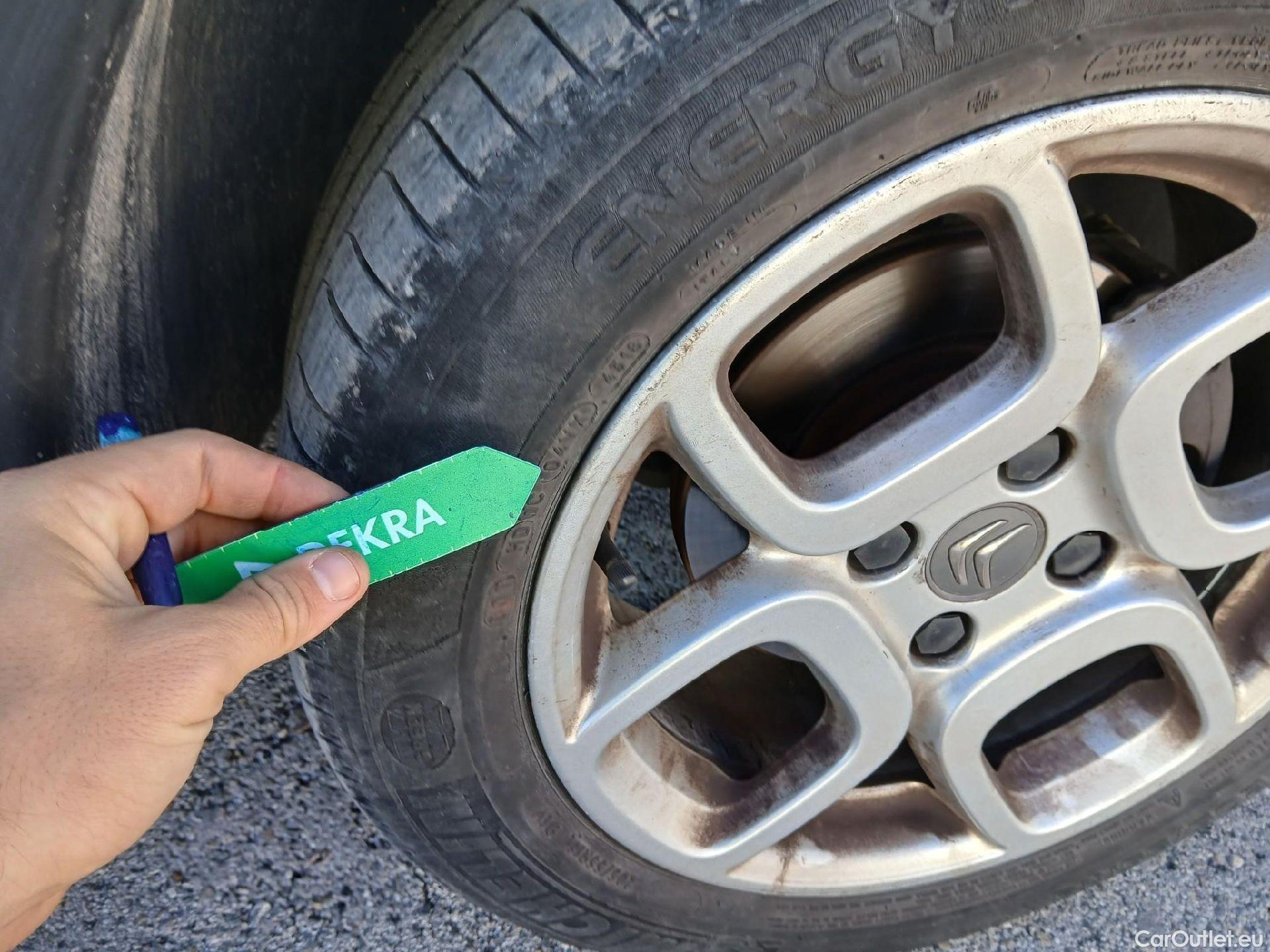  Citroen  C4 Cactus CITROEN  / 2018 / 5P / berlina con portón BlueHDi 73KW (100CV) Feel #27