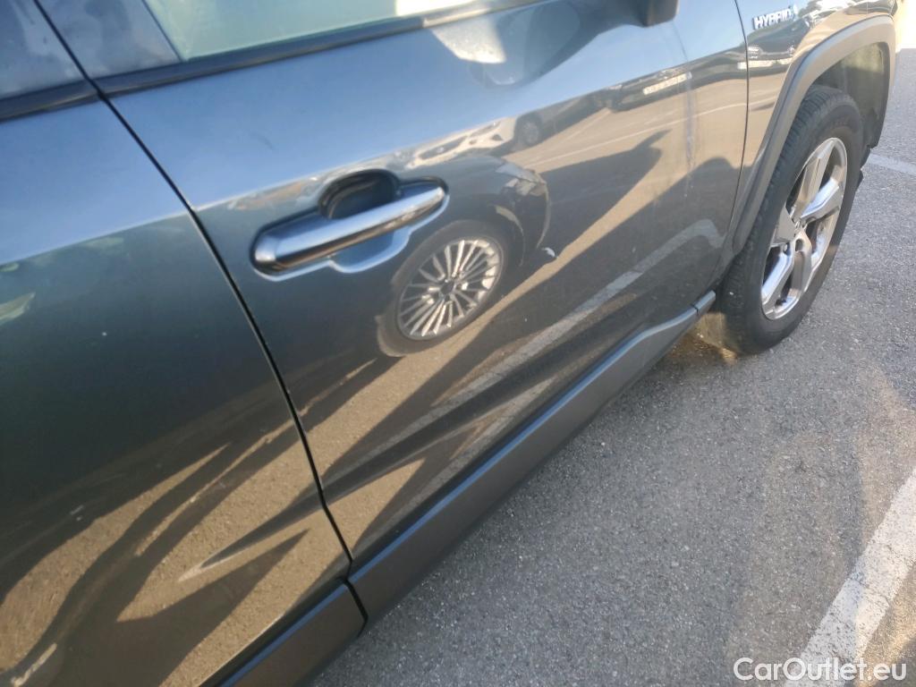  Toyota  RAV4 TOYOTA  / 2018 / 5P / todoterreno 2.5l 220H Advance #3