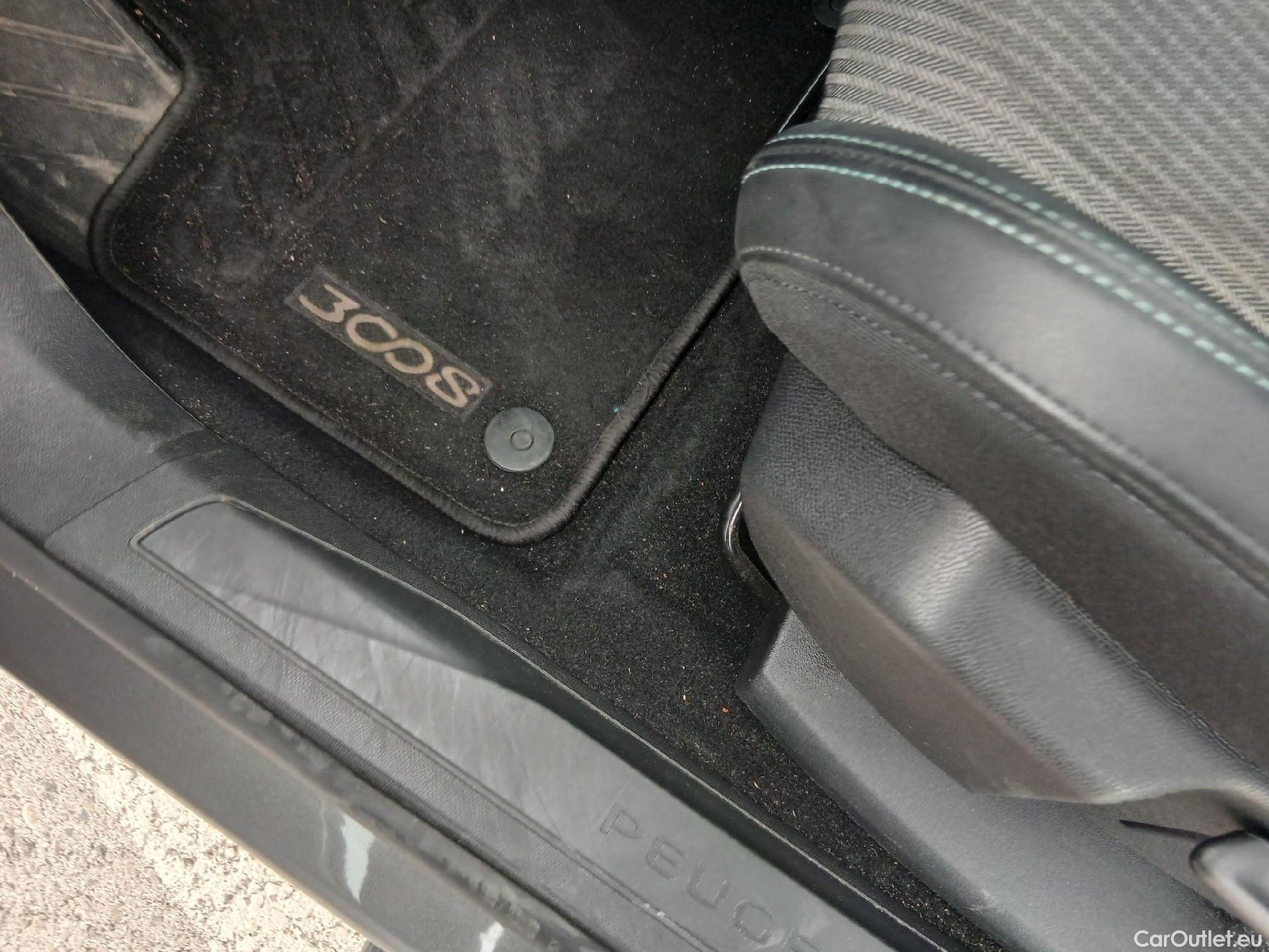  Peugeot  3008 PEUGEOT  Hybrid / 2020 / 5P / todoterreno 225 e-EAT8 Allure (AC2) #3