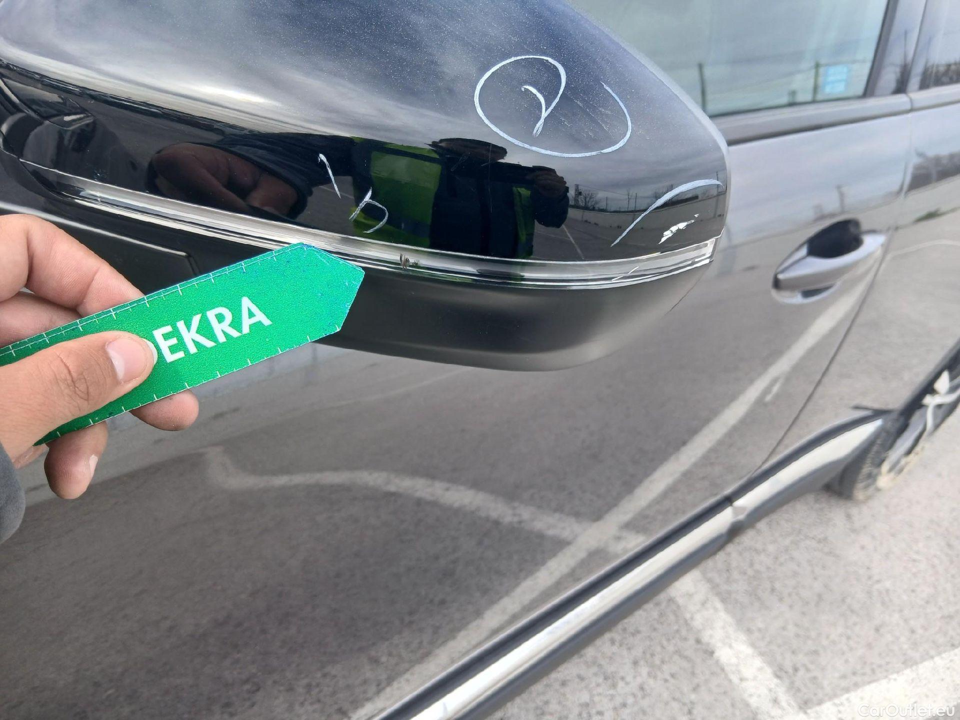  Peugeot  3008 PEUGEOT  Hybrid / 2020 / 5P / todoterreno 225 e-EAT8 Allure (AC2) #23