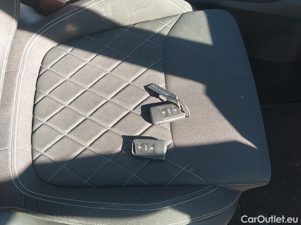  Skoda  Karoq SKODA  / 2017 / 5P / todoterreno 1.5 TSI 110kW (150CV) DSG ACT Sportline #6