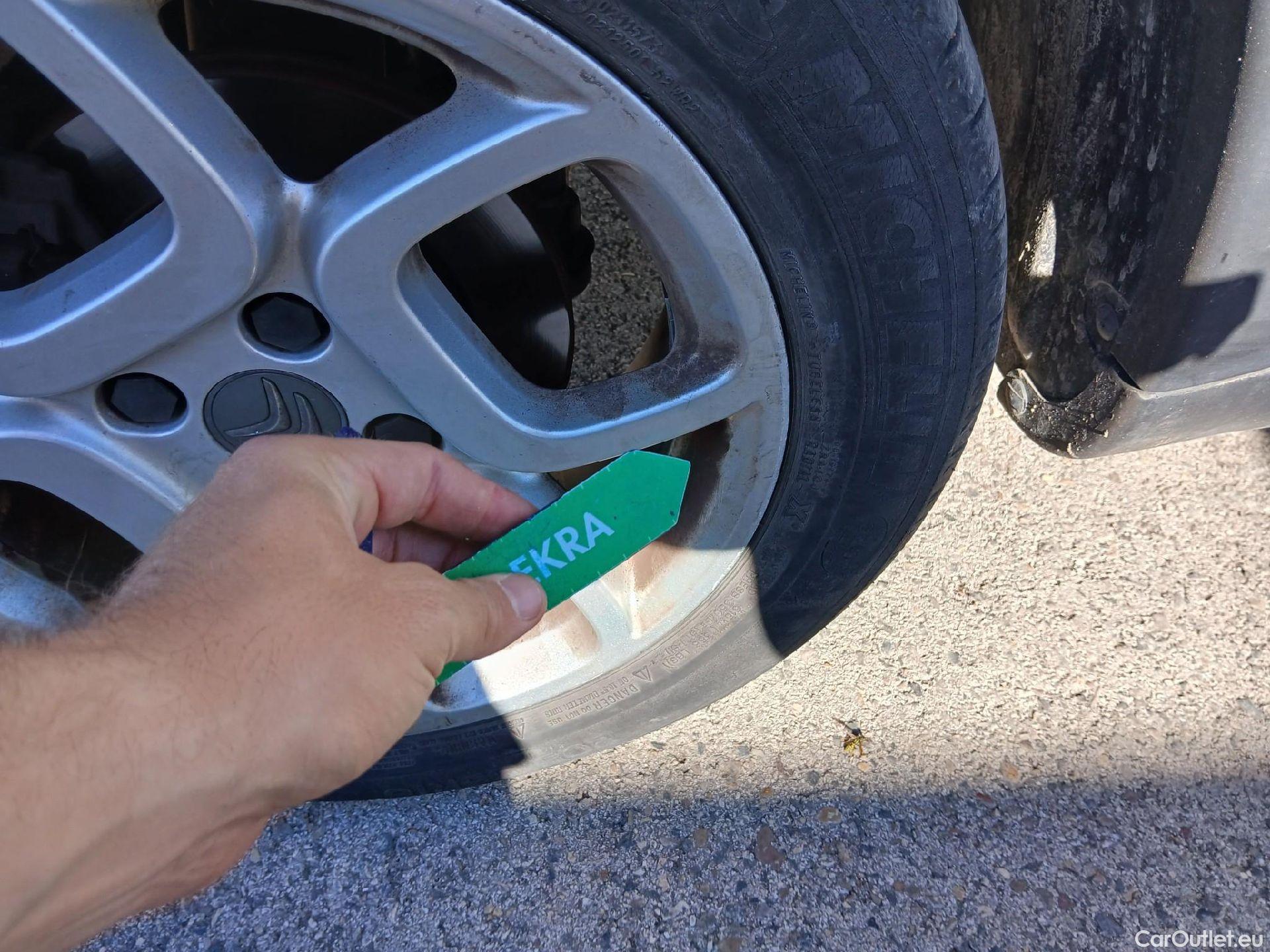  Citroen  C4 Cactus CITROEN  / 2018 / 5P / berlina con portón BlueHDi 73KW (100CV) Feel #14