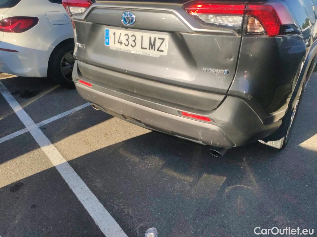  Toyota  RAV4 TOYOTA  / 2018 / 5P / todoterreno 2.5l 220H Advance #21