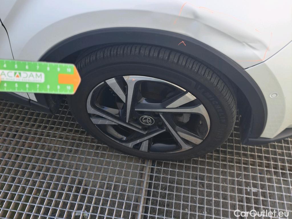  Toyota  C-HR TOYOTA  / 2019 / 5P / todoterreno 2.0 180H Advance #5