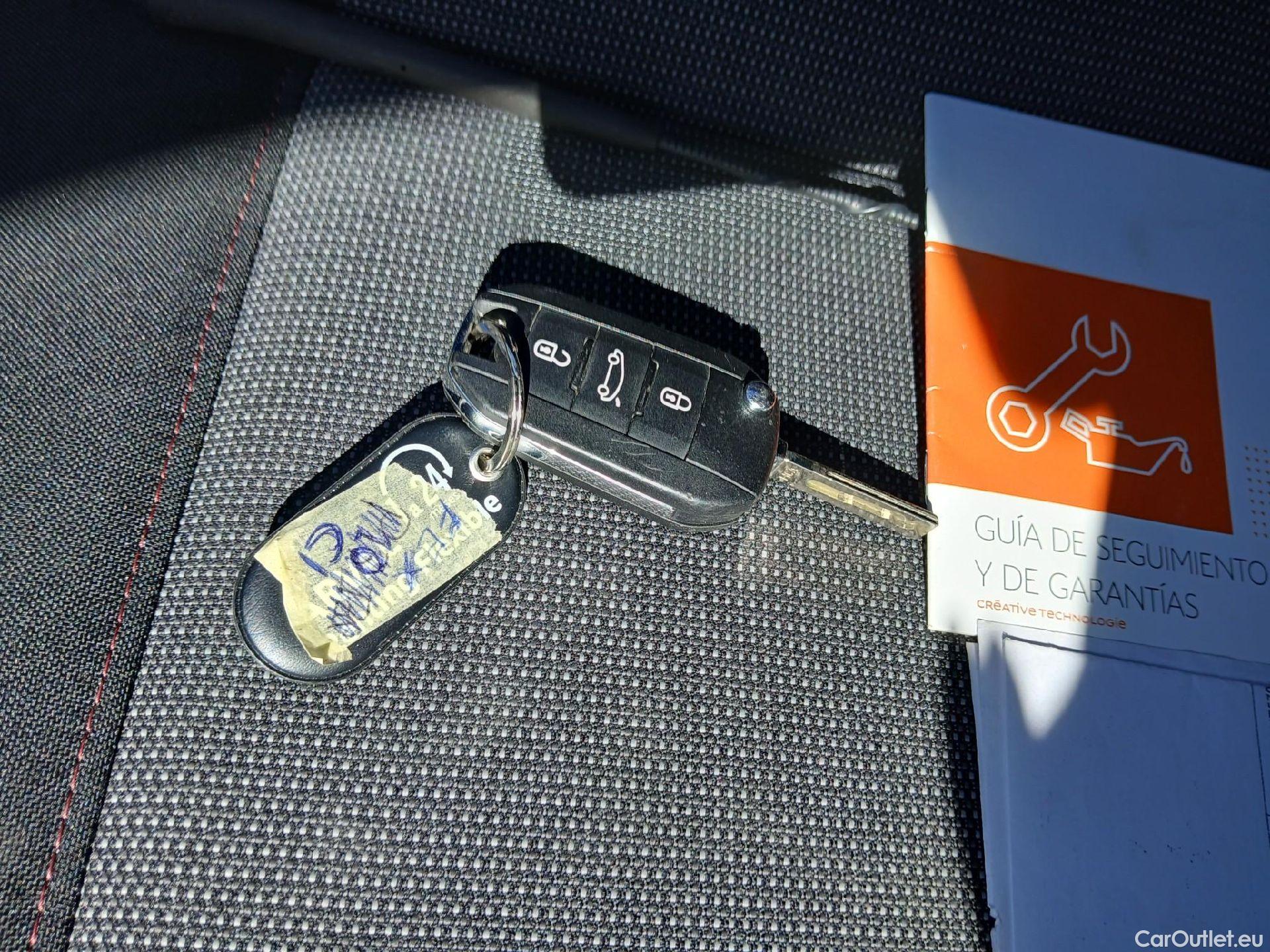  Citroen  C4 Cactus CITROEN  / 2018 / 5P / berlina con portón BlueHDi 73KW (100CV) Feel #1