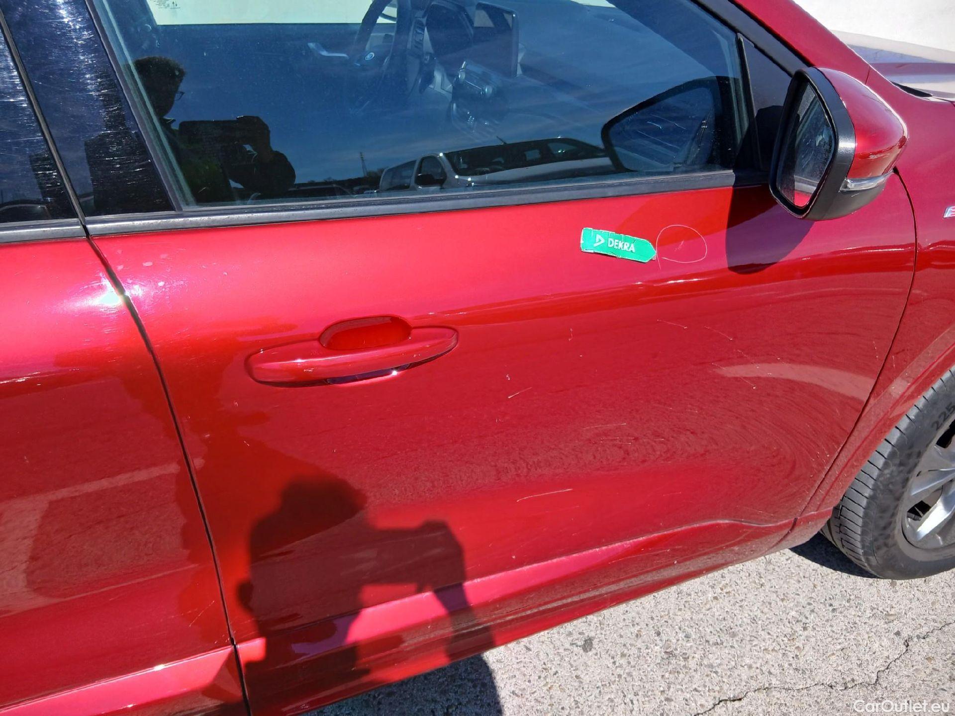  Ford  Kuga FORD  / 2019 / 5P / todoterreno ST-Line X 2.5 Duratec FHEV Auto #53