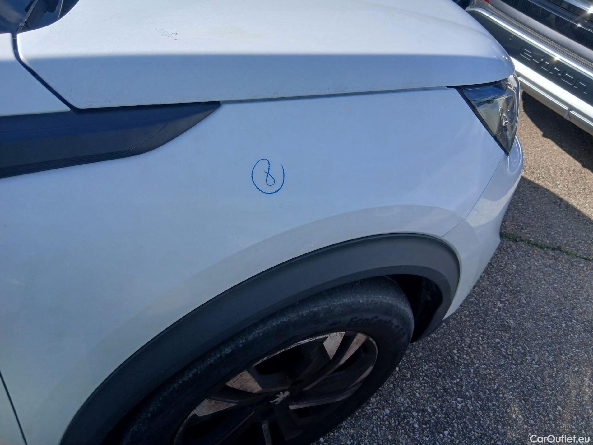  Peugeot  2008 PEUGEOT  / 2019 / 5P / todoterreno Allure BlueHDI 81kW (110CV) #43