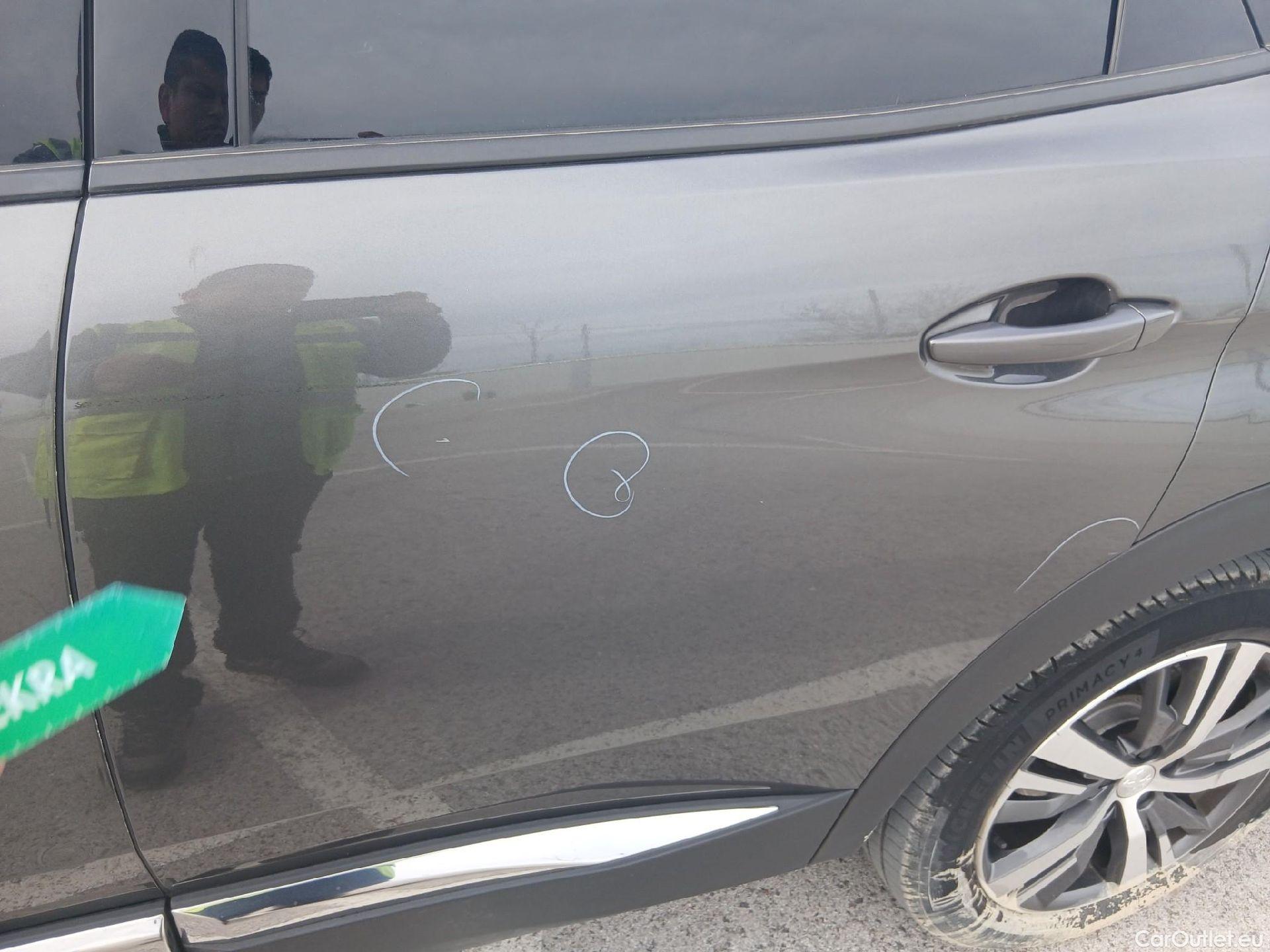  Peugeot  3008 PEUGEOT  Hybrid / 2020 / 5P / todoterreno 225 e-EAT8 Allure (AC2) #28