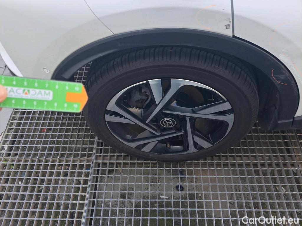  Toyota  C-HR TOYOTA  / 2019 / 5P / todoterreno 2.0 180H Advance #42