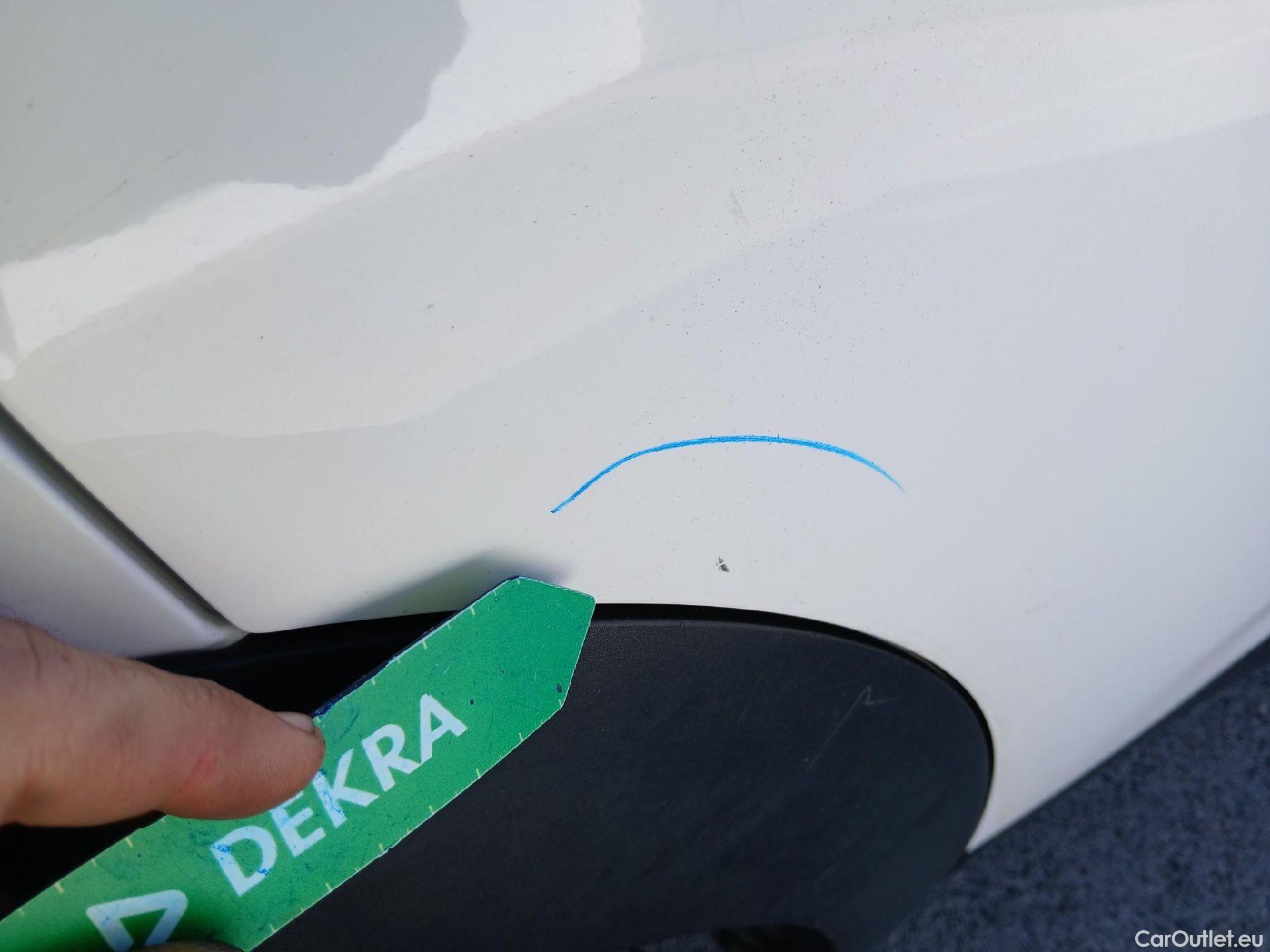  Citroen  C4 Cactus CITROEN  / 2018 / 5P / berlina con portón BlueHDi 73KW (100CV) Feel #23