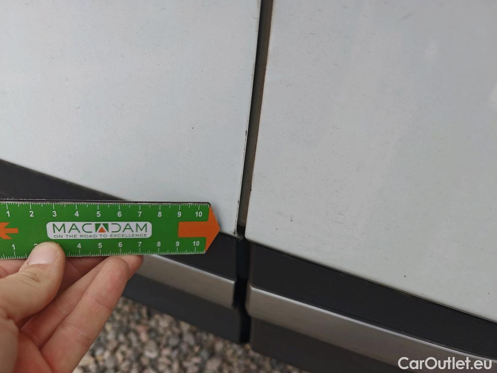  KIA  Sportage KIA  / 2022 / 5P / todoterreno 1.6 T-GDi MHEV 112kW (150CV) Drive 4X2 #11