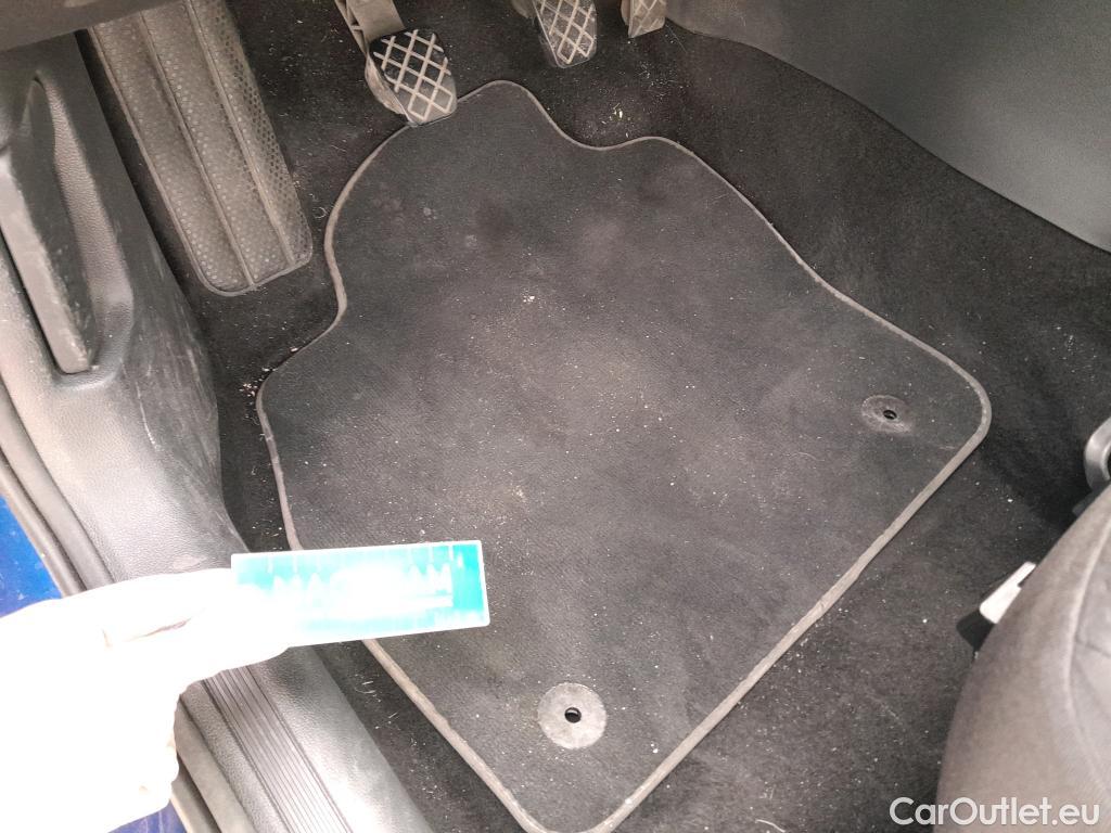  Volkswagen  Polo VOLKSWAGEN  / 2021 / 5P / berlina con portón Life 1.0 TSI 70kW (95CV) #24