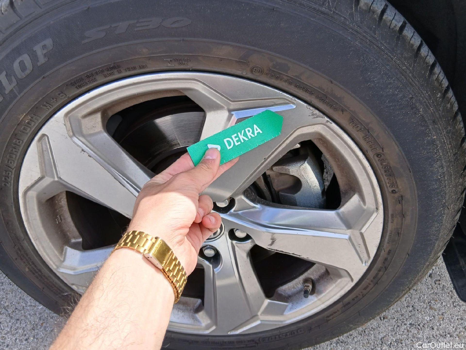  Toyota  RAV4 TOYOTA  / 2018 / 5P / todoterreno 2.5l 220H Advance #43