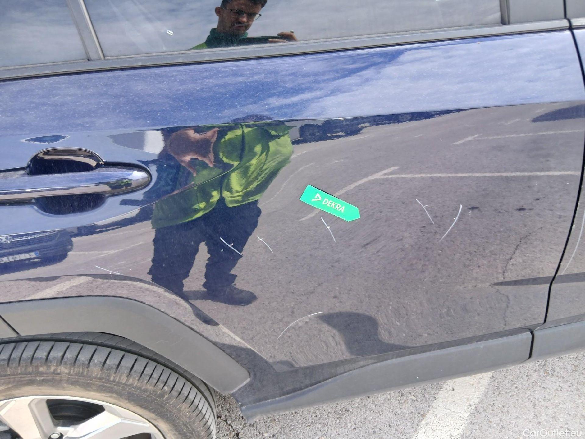  Toyota  RAV4 TOYOTA  / 2018 / 5P / todoterreno 2.5l 220H Advance #35