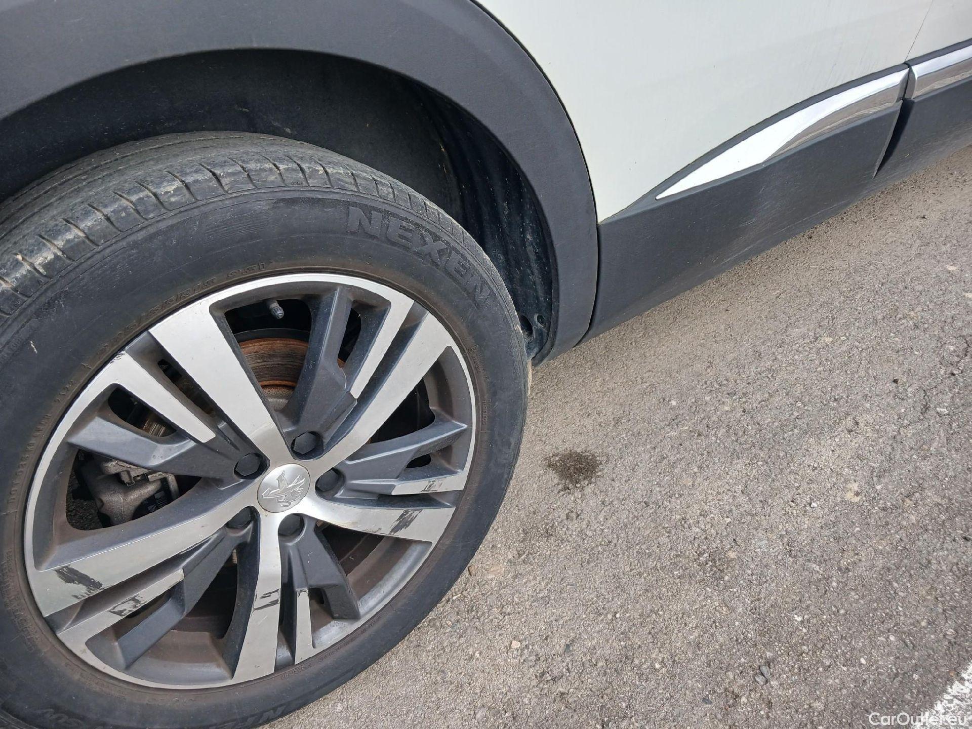  Peugeot  3008 PEUGEOT  / 2020 / 5P / todoterreno 1.5 BlueHDi 96kW S&S Allure Pack EAT8 #24